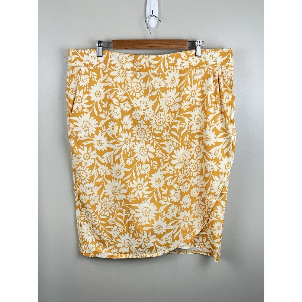 Rip Skirt Hawaii NWT XXL Yellow Floral Resort Beach Vacation Length 2